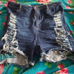 FASHION Nova distressed shorts 1X